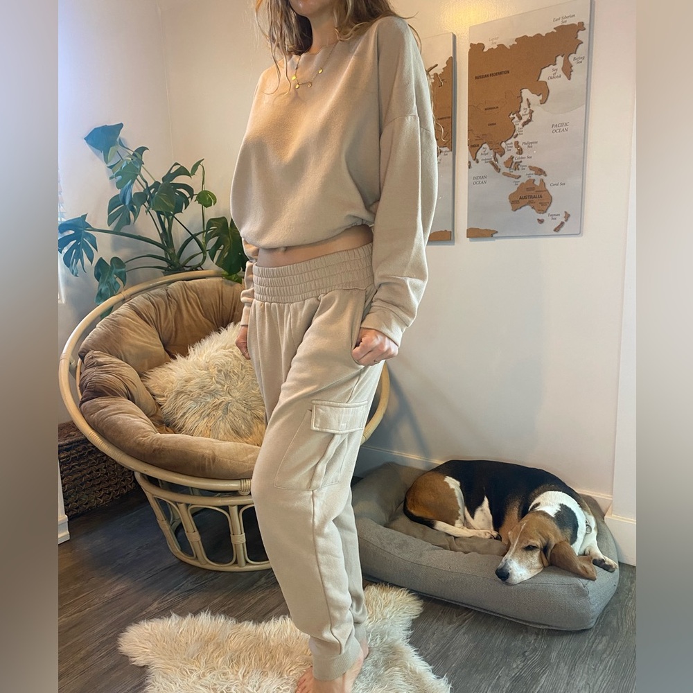 Cream tan Sweatsuit Set – Cropped Drawstring Sweatshirt & Cargo Joggers – Size M